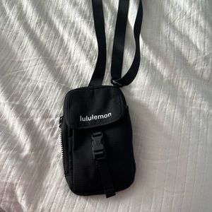 Lululemon crossbody black